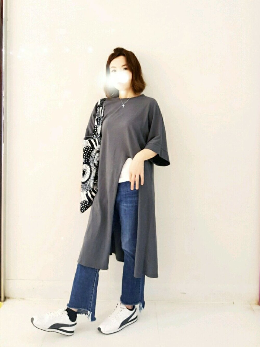 「PUMAのアイテム（スニーカー、ホワイト系）」を使った、Felicia W🐈‍⬛さん（レディース・157cm）の秋コーディネートの1枚目の写真