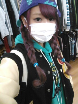 「KNICKS cap （キャップ、パープル系）」を使った、nishinaruє(･Θ･｡)эさん（レディース・154cm）の夏コーディネート
