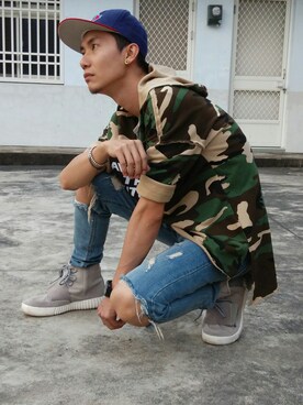 「H&M（エイチ・アンド・エム）のアイテム（デニムパンツ、ブルー系）」を使った、山本さん（メンズ・170cm）の冬コーディネート