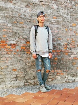 「H&M（エイチ・アンド・エム）のアイテム（デニムパンツ、ブルー系）」を使った、山本さん（メンズ・170cm）の冬コーディネート