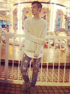 「yezzy 350のアイテム（スニーカー、グレー系）」を使った、山本さん（メンズ・170cm）の冬コーディネート