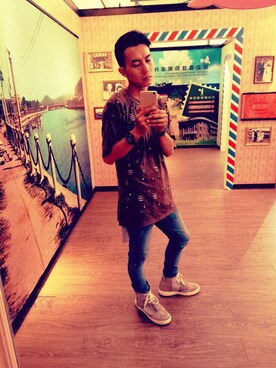 「H&M（エイチ・アンド・エム）のアイテム（デニムパンツ、ブルー系）」を使った、山本さん（メンズ・170cm）の夏コーディネート