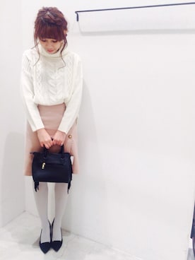 「UNRELISH（アンレリッシュ）のオペラカットパンプス（パンプス）」を使った、UNRELISH　HEP FIVE店 STAFFさん（レディース・160cm）の冬コーディネート