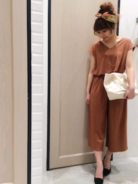 「UNRELISH」｜「アイテム（サロペット/オーバーオール）」を使った、UNRELISH　HEP FIVE店 STAFFさん（レディース・160cm）の春コーディネート