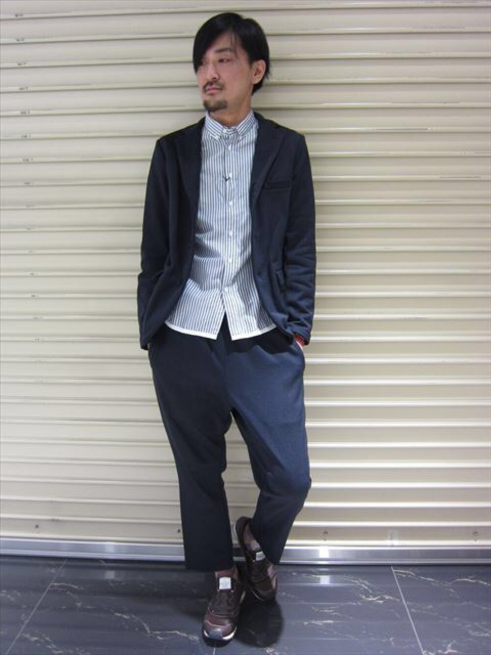 「セットアップスタイル、池袋STUDIOUS会、スニーカー」｜「08sircusのNy/Co Loop wheel terry D.GRY/CCL（その他、ブルー系）」を使った、三崎 裕也さん（メンズ・183cm）の冬コーディネートの1枚目の写真