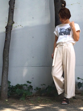 「KAMILI（カミリ）のアイテム（スラックス、ベージュ系）」を使った、KAMILi tomoko ogawaさん（レディース・157cm）の夏コーディネート