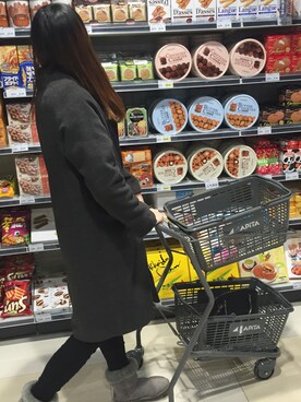 「UGG（アグ）のアイテム（ブーツ、グレー系）」を使った、D酱さん（レディース・170cm）の春コーディネート