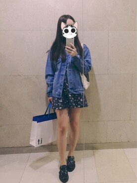 「IZZUE（イズゥー）のアイテム（デニムジャケット、ブルー系）」を使った、leilaさん（レディース・165cm）の春コーディネート
