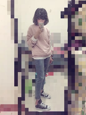 「ZARA（ザラ）のアイテム（デニムパンツ、ブルー系）」を使った、叶芸芸芸さん（レディース）の秋コーディネート