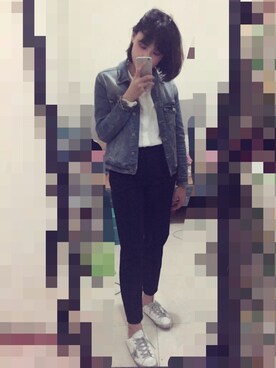 「ZARA（ザラ）のアイテム（デニムジャケット、ブルー系）」を使った、叶芸芸芸さん（レディース）の秋コーディネート