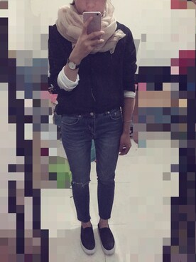 「TOPSHOP（トップショップ）のアイテム（デニムパンツ、ブルー系）」を使った、叶芸芸芸さん（レディース）の秋コーディネート