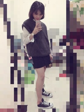 「ZARA（ザラ）のアイテム（タンクトップ、グレー系）」を使った、叶芸芸芸さん（レディース）の冬コーディネート