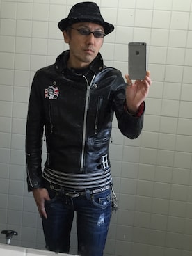 「蛇柄」｜「アイテム（ジャケット/アウター）」を使った、DJ KOKI ABE さん（メンズ・171cm）の冬コーディネート