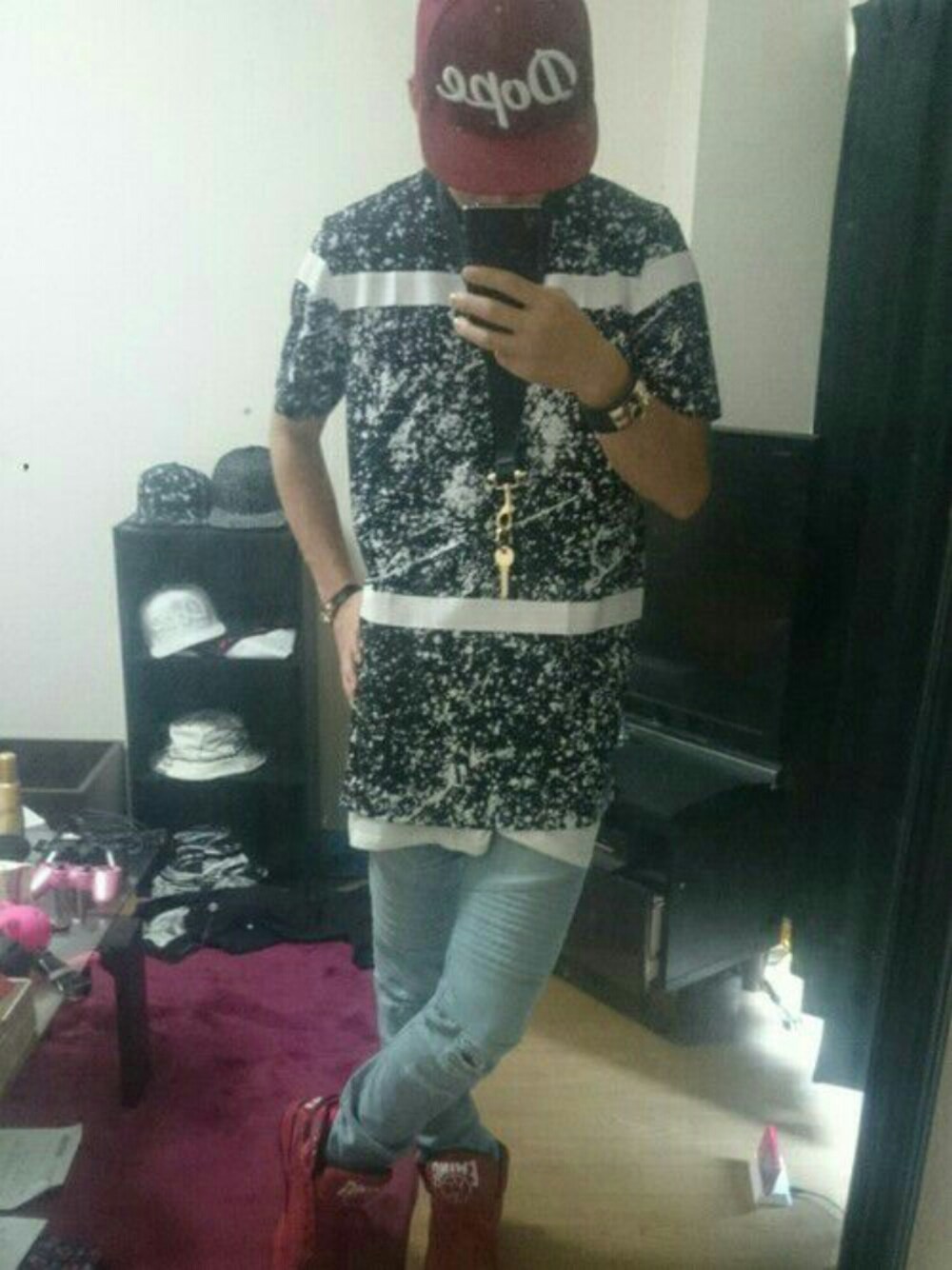 「stampd'LA、STAMPD、スタンプド、dope、ストリート、3代目、ハイカット、バイカーデニム、メンズ」｜「Stampd' LAのアイテム（Tシャツ/カットソー、ブラック系）」を使った、§HINICHIさん（メンズ・177cm）の春コーディネートの1枚目の写真