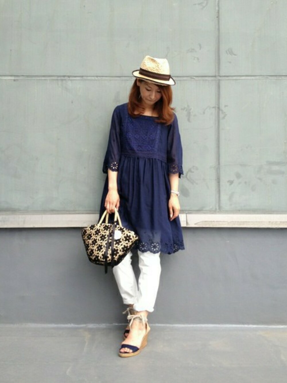 「OLIVE des OLIVEのレース刺繍ワンピース（ワンピース、ブルー系）」を使った、OLIVEdesOLIVEさん（レディース・160cm）の春コーディネートの1枚目の写真