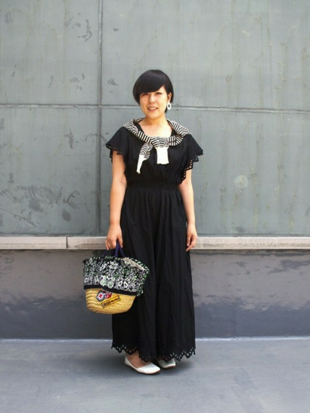 「OLIVE des OLIVEの刺繍入カシュクールオールインワン（つなぎ/オールインワン、ブラック系）」を使った、OLIVEdesOLIVEさん（レディース・158cm）の夏コーディネートの1枚目の写真