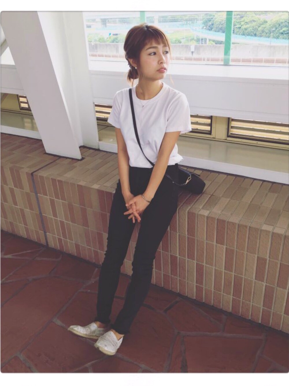 「GUのアイテム（Tシャツ/カットソー、ホワイト系）」を使った、Misakiさん（レディース・152cm）の夏コーディネートの1枚目の写真