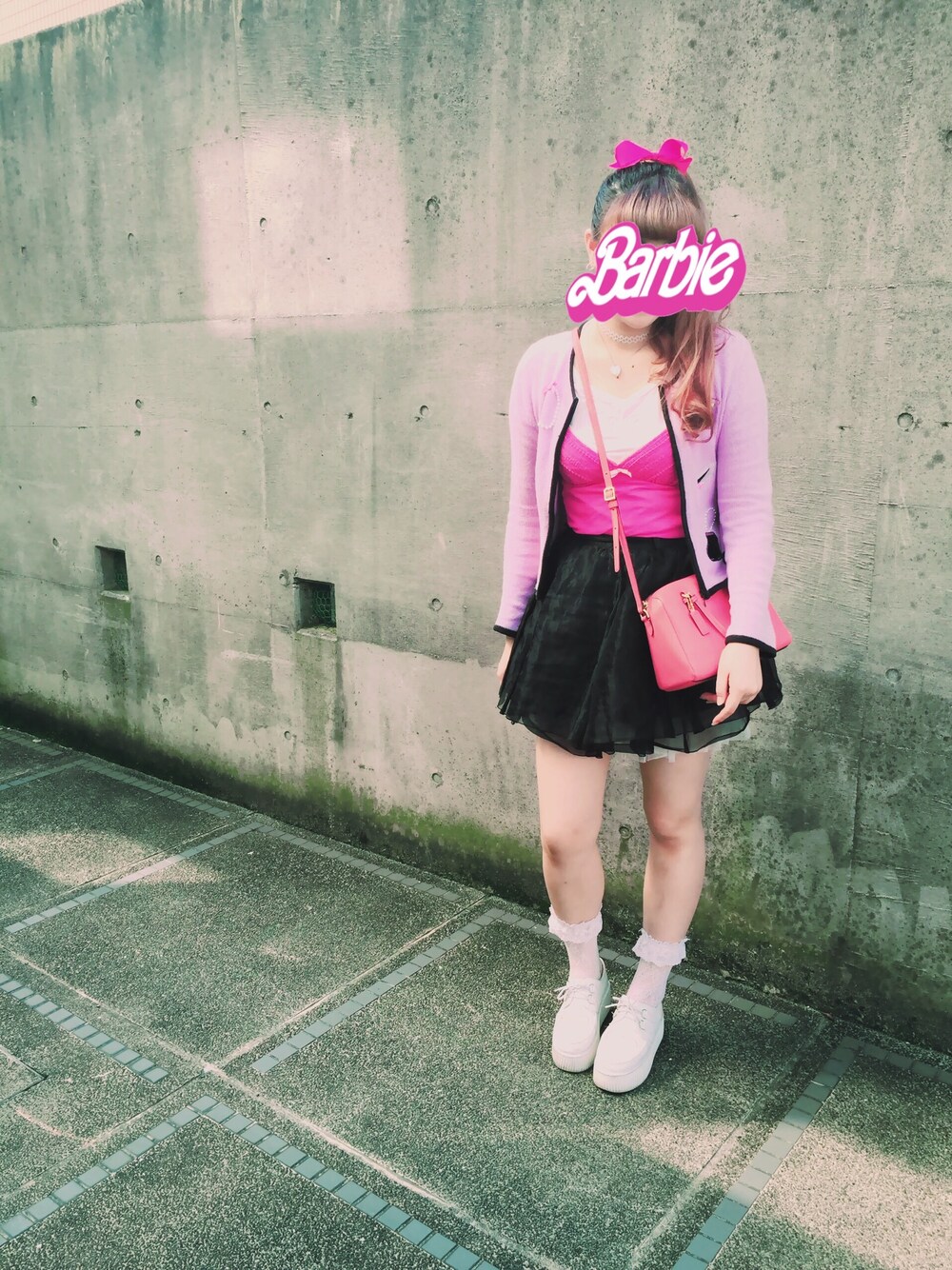 「お人形さん、コーディネート、pink」｜「SWIMMERのアイテム（Tシャツ/カットソー、ピンク系）」を使った、ファンシーメルヘンチックがーるさん（レディース・170cm）の秋コーディネートの1枚目の写真