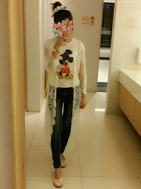 「アイテム（ヘアアクセサリー、ブルー系）」を使った、Ariana Liangさん（レディース・165cm）の秋コーディネート