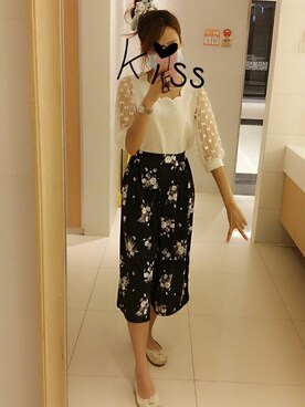 「アイテム（ヘアアクセサリー、ブルー系）」を使った、Ariana Liangさん（レディース・165cm）の秋コーディネート