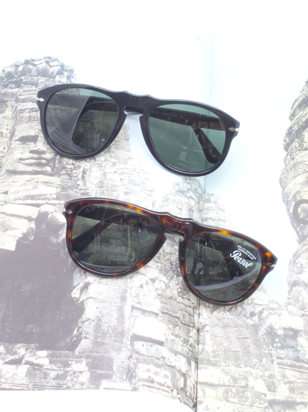 その他のサングラスを着用したメンズの冬コーディネートの1枚目の写真