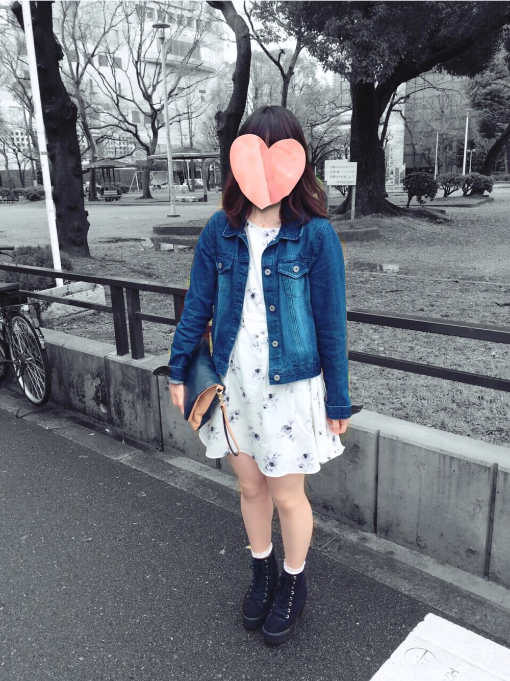 「AS KNOW AS plusのGジャン（デニムジャケット、ブルー系）」を使った、もえのすけさん（レディース・159cm）の春コーディネートの1枚目の写真