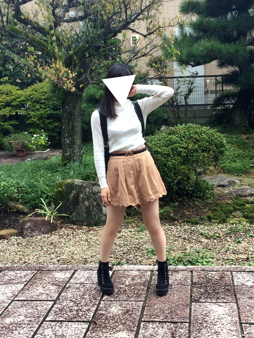 「シンプルコーデ、リブニット、リュック、図書館」｜「GUのアイテム（ニット/セーター、ホワイト系）」を使った、もえのすけさん（レディース・159cm）の秋コーディネートの1枚目の写真