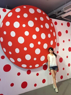 「アイテム（インテリア、レッド系）」を使った、Hsiao-Wei Hsiaさん（レディース・167cm）の夏コーディネート