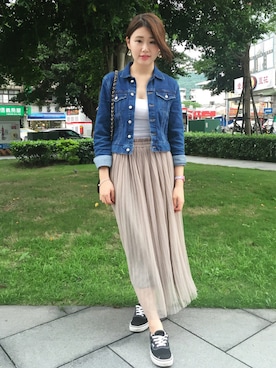 「アイテム（アナログ腕時計、ピンク系）」を使った、Hsiao-Wei Hsiaさん（レディース・167cm）の春コーディネート