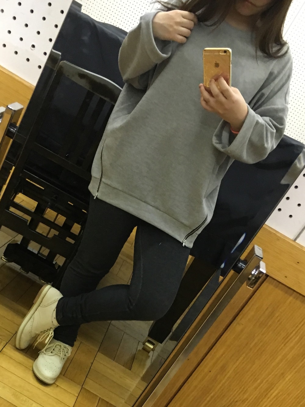 「シンプル、INGNI、maremare、メダリオン、コンフォート、ジップ、ニット、ニットチュニック、チュニック、通販」｜「INGNIの【春の新作】Wフェイス裾ZIP／チュニック（トップス、ベージュ系）」を使った、せつこさん（レディース・146cm）の冬コーディネートの1枚目の写真