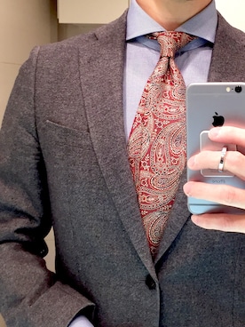 「アイテム（ネクタイ、レッド系）」を使った、きっどマンさん（メンズ・175cm）の冬コーディネート