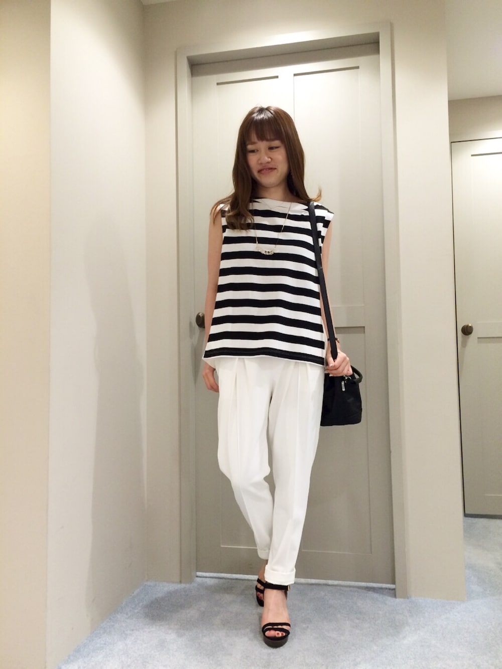「Devinette、abahouse、しろパン、ボーダー、タンクトップ、プリーツ、あばはうす、サンダル、ピシェアバハウス、白コーデ」｜「Abahouse Devinetteのアイテム（タンクトップ、ブルー系）」を使った、chiho0331さん（レディース・158cm）の夏コーディネートの1枚目の写真