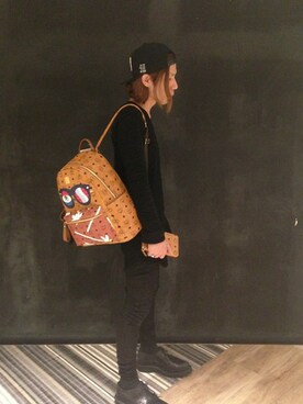 「MCM（エムシーエム）のアイテム（財布/小物）」を使った、KAWAKITA SHOICHIさん（メンズ・175cm）の秋コーディネート