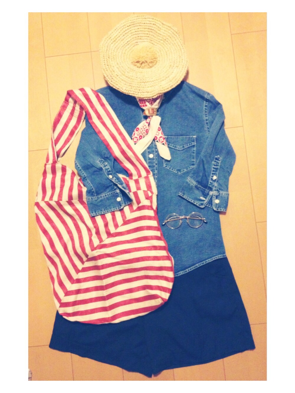 「ANACHRONORM、バンダナ、マリン、リネン、Ralph Lauren、BEAMS BOY、赤白ボーダー、ジャパンブルー」｜「BEAMS BOYのBEAMS BOY / ラフィアベレー（ハンチング/ベレー帽、ベージュ系）」を使った、qomoさん（レディース・160cm）の夏コーディネートの1枚目の写真