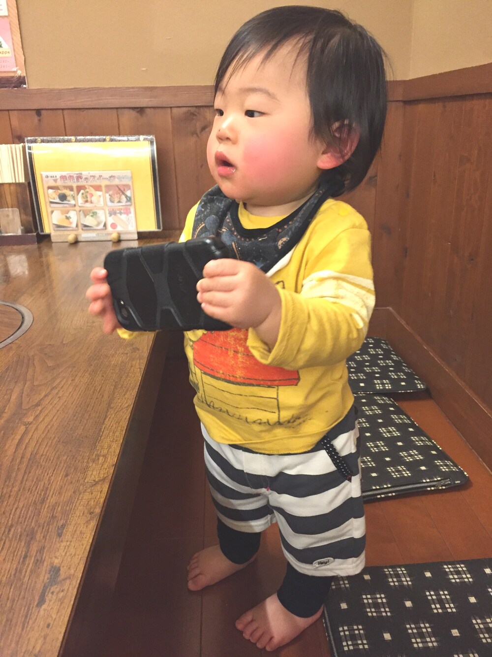 「おとこのこ、ボーダー族、短パン男子、ヌーピー」｜「MARKEY'SのＳＷプルZIPパーカー (80～120cm)（パーカー、グレー系）」を使った、koniさん（キッズ・80cm）の春コーディネートの1枚目の写真