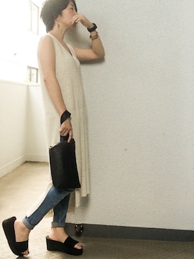 「アイテム（クラッチバッグ）」を使った、Mariさん（レディース・150cm）の夏コーディネート