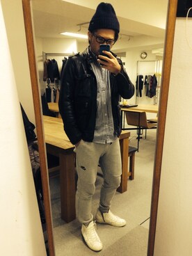 「GOLDEN GOOSE（ゴールデングース）のハイカットスニーカー（スニーカー、ホワイト系）」を使った、& Loco.さん（メンズ・172cm）の冬コーディネート