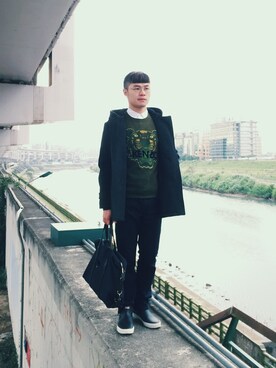 「KENZO」｜「アイテム（ハンドバッグ）」を使った、Stuart Kuoさん（メンズ・169cm）の冬コーディネート