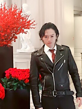 「アイテム（ネクタイ、レッド系）」を使った、Masahiroさん（メンズ・176cm）の冬コーディネート