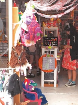 「CONVERSE（コンバース）のアイテム（スニーカー、ブラック系）」を使った、himariさん（キッズ・152cm）の秋コーディネート