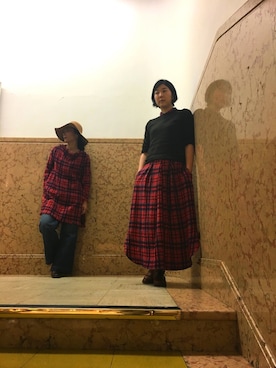 「タータンチェックスカート」｜「アイテム（トップス）」を使った、ちょっちさん（レディース・168cm）の秋コーディネート