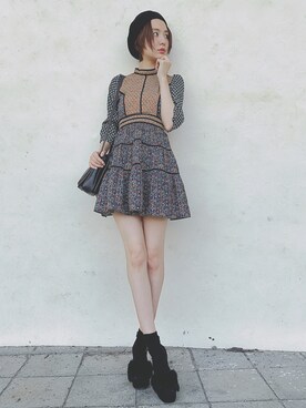 「Regalect（リガレクト）のアイテム（帽子）」を使った、鶴田真梨さん（レディース・170cm）の秋コーディネート