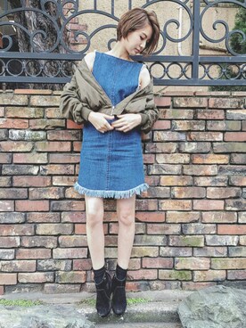 「KBF（ケイビーエフ）のアイテム（MA-1）」を使った、鶴田真梨さん（レディース・170cm）の秋コーディネート