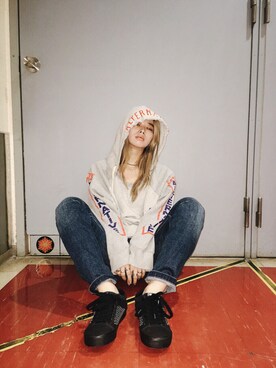 「RNA（アールエヌエー）のM0492 リメイクプルオーバーパーカー（パーカー、グレー系）」を使った、Sakuraさん（レディース）の秋コーディネート