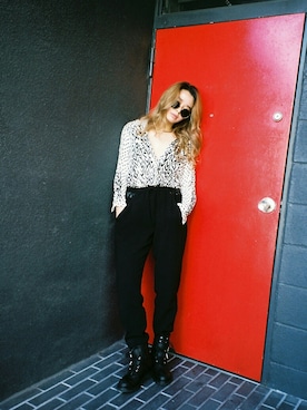 「ZARA（ザラ）のアイテム（シャツ/ブラウス、ホワイト系）」を使った、Sakuraさん（レディース）の秋コーディネート