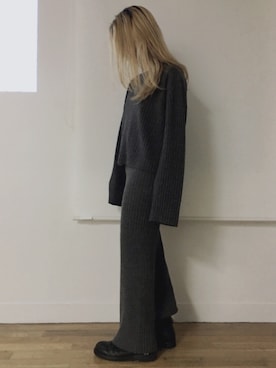 「miskeのアイテム（ニット/セーター、グレー系）」を使った、Sakuraさん（レディース）の秋コーディネート