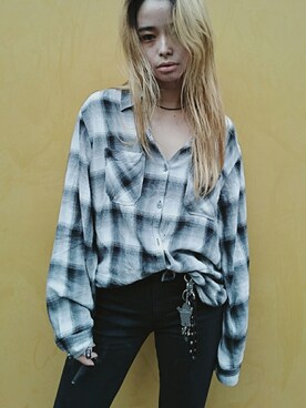 「VINTAGE（ヴィンテージ）のアイテム（シャツ/ブラウス、ブラック系）」を使った、Sakuraさん（レディース）の秋コーディネート