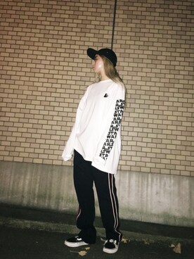 「RNA（アールエヌエー）のM0618 STAR WARSコレクション BigロングTシャツ（Tシャツ/カットソー、ホワイト系）」を使った、Sakuraさん（レディース）の冬コーディネート