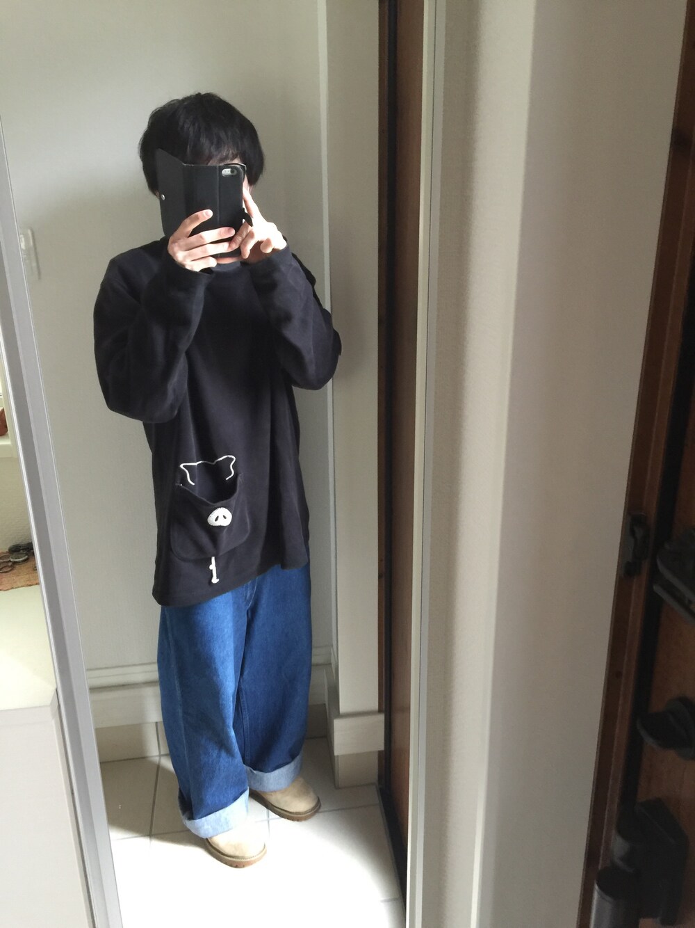 「古着のアイテム（スウェット、ブラック系）」を使った、Yuta Sekiyamaさん（メンズ・170cm）の春コーディネートの1枚目の写真