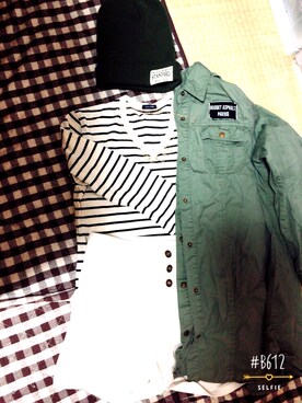 「no brand（ノーブランド）のアイテム（ミリタリージャケット、グリーン系）」を使った、ねこのめさん（レディース・151cm）の春コーディネート